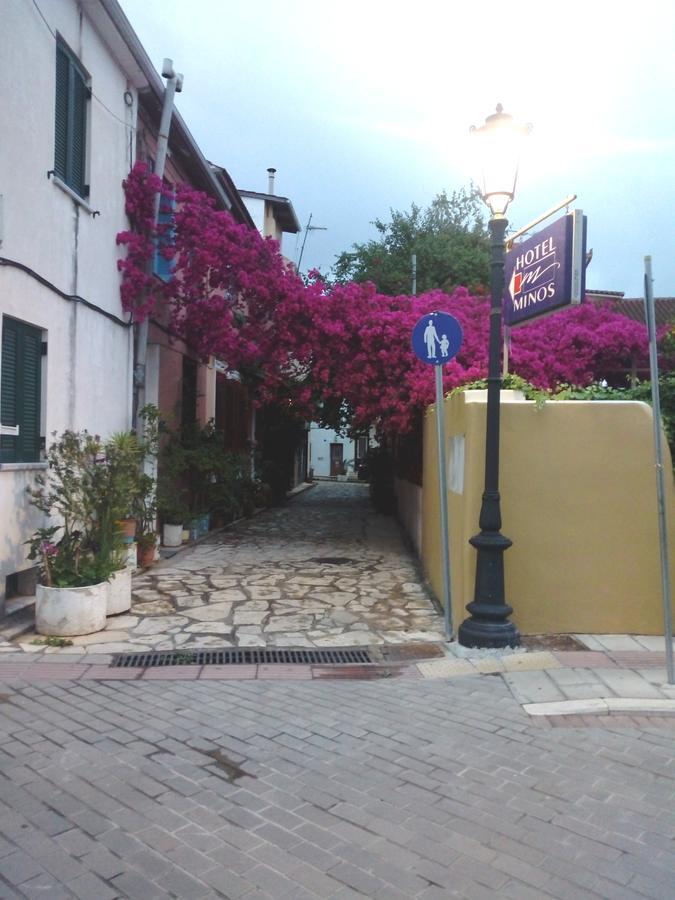 Odys Apartment Centrer Of Town Preveza Exteriör bild
